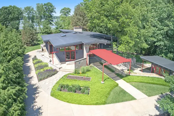 6465 Sandhill Lane, Fennville, MI 49408