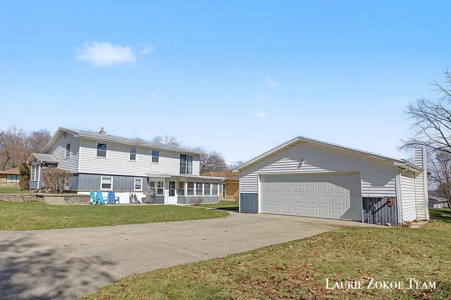 1458 10th Street Nw, Grand Rapids, MI 49504 - #2