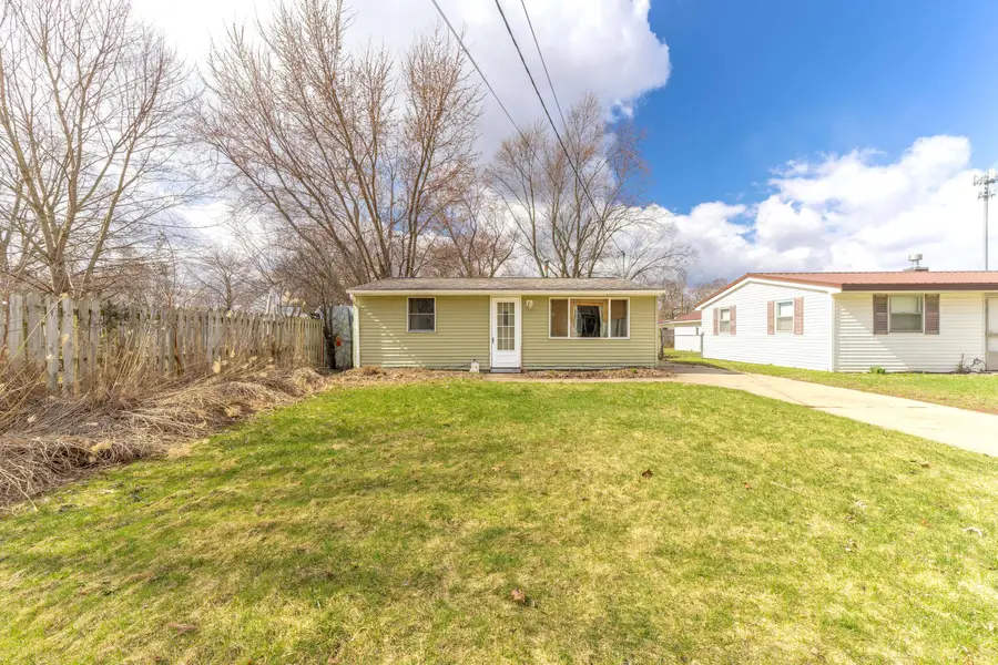 241 N 26th Street, Springfield, MI 49037 - #2