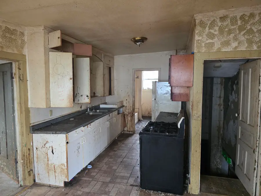 95 S Monroe Street, Coldwater, MI 49036 - #3