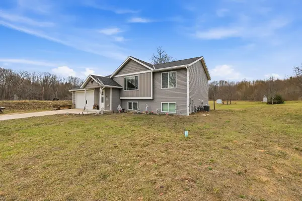6855 Dale Court, Fennville, MI 49408