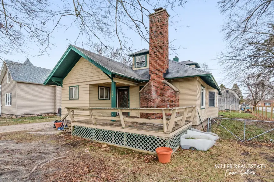 247 S Cressy Street, Freeport, MI 49325 - #2