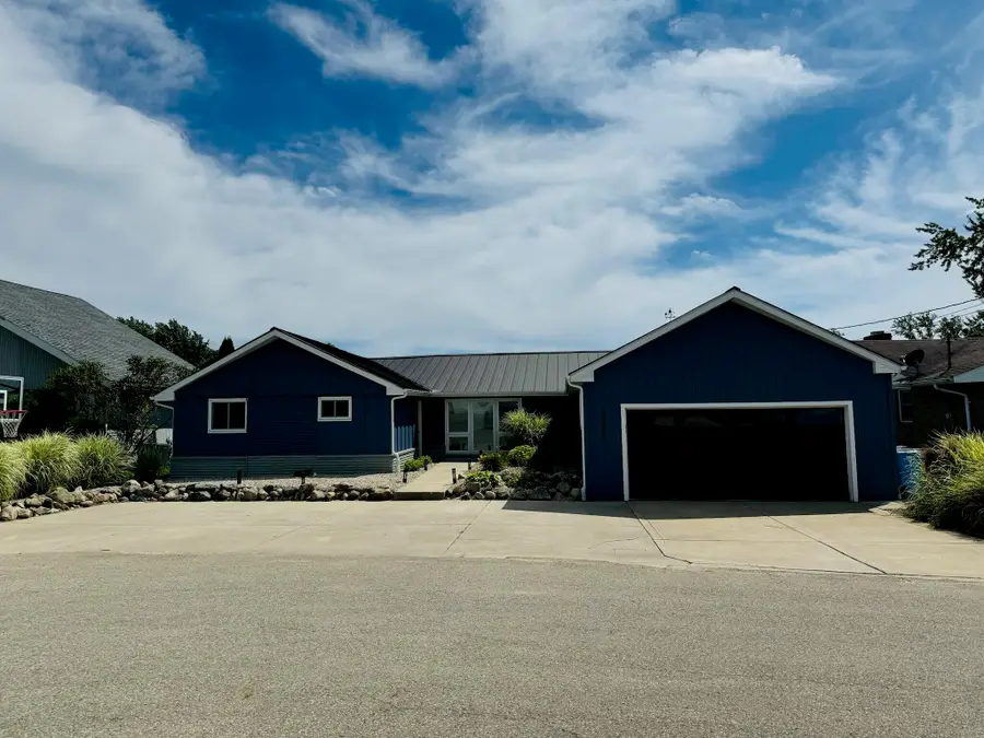 21557 Lake Street, Cassopolis, MI 49031 - #2