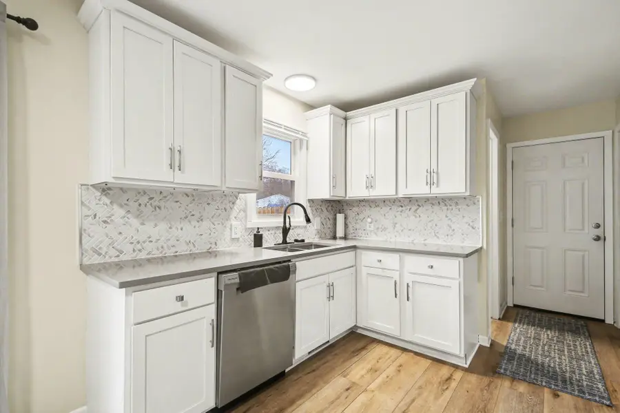 5887 Glenbrook Avenue Se, Kentwood, MI 49508 - #3