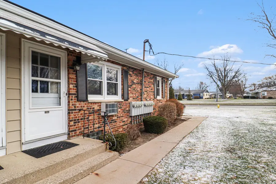 759 Andover Street Se, Grand Rapids, MI 49548 - #2