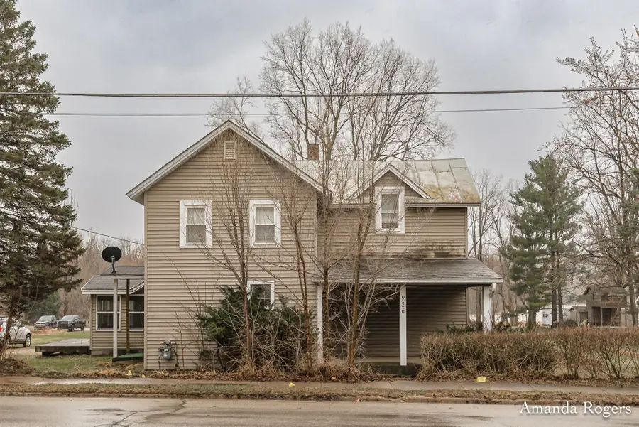 926 E Main Street Se, Lowell, MI 49331 - #2