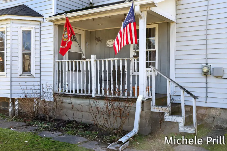 902 S Hayes Street, Hastings, MI 49058 - #3