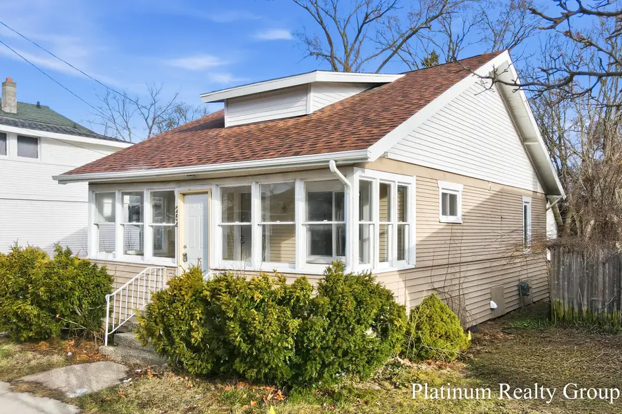 254 W Southern Avenue, Muskegon, MI 49441 - #2