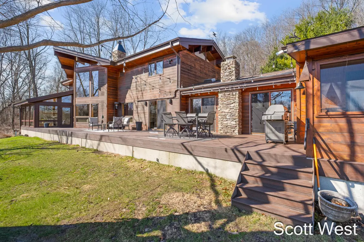 2870 Grand River Drive Ne, Grand Rapids, MI 49525 - #1