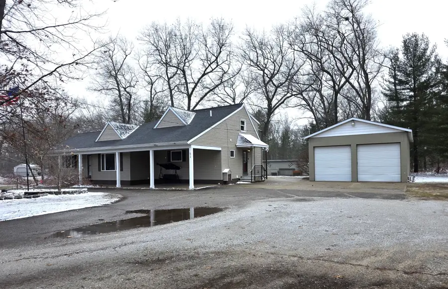 673 S Wolf Lake Road, Muskegon, MI 49442 - #2