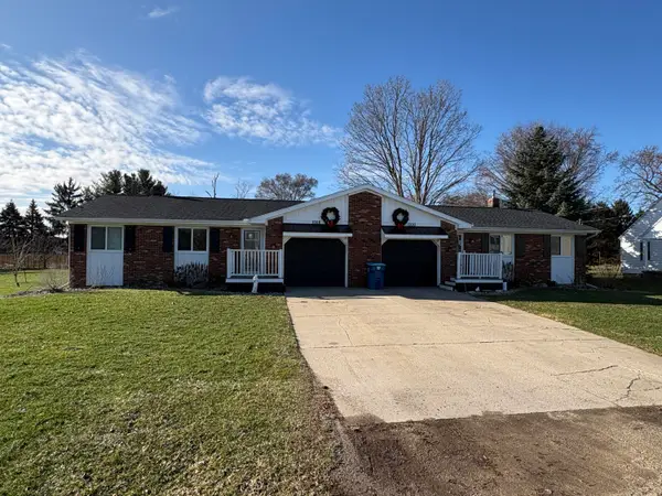 1028 Rosewood Street, Jenison, MI 49428