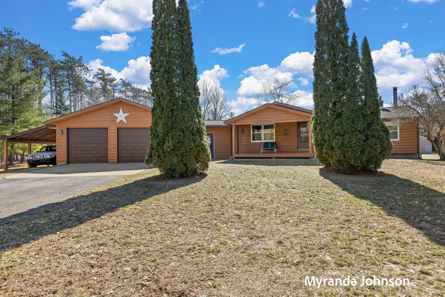 11706 Taylor Street, West Olive, MI 49460 - #2