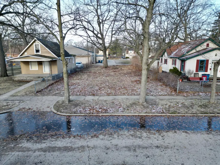 2011 5th Street, Muskegon, MI 49444 - #3