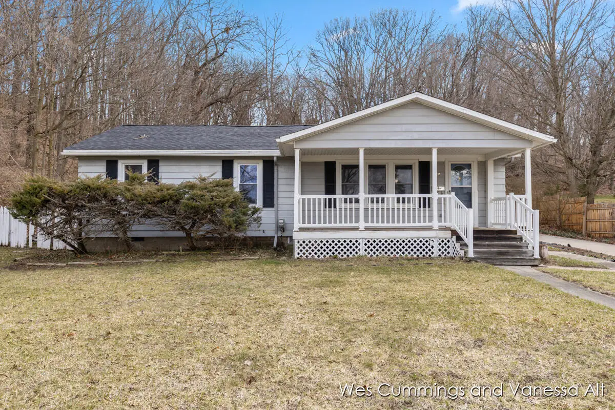 829 N Jefferson Street, Lowell, MI 49331 - #1