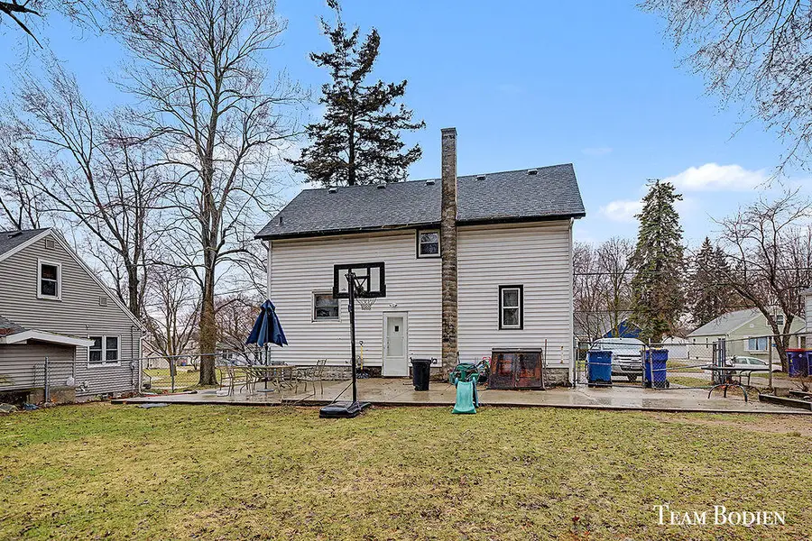 1050 Spring Avenue Ne, Grand Rapids, MI 49503 - #2