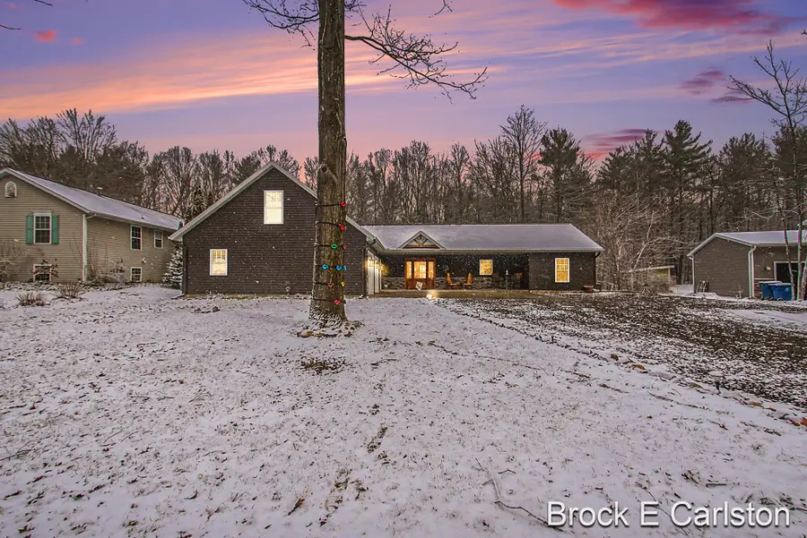 19200 Glendale Circle, Spring Lake, MI 49456 - #3