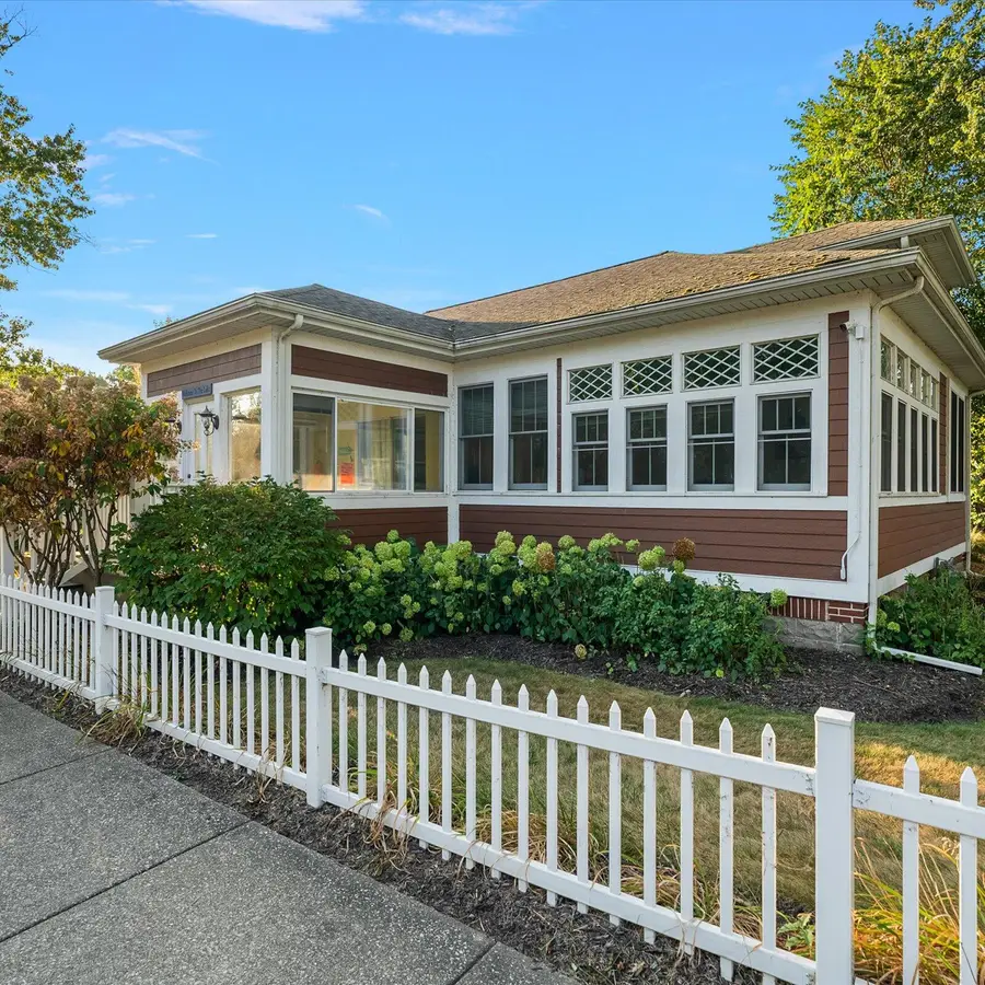 202 Oak Street, South Haven, MI 49090 - #3