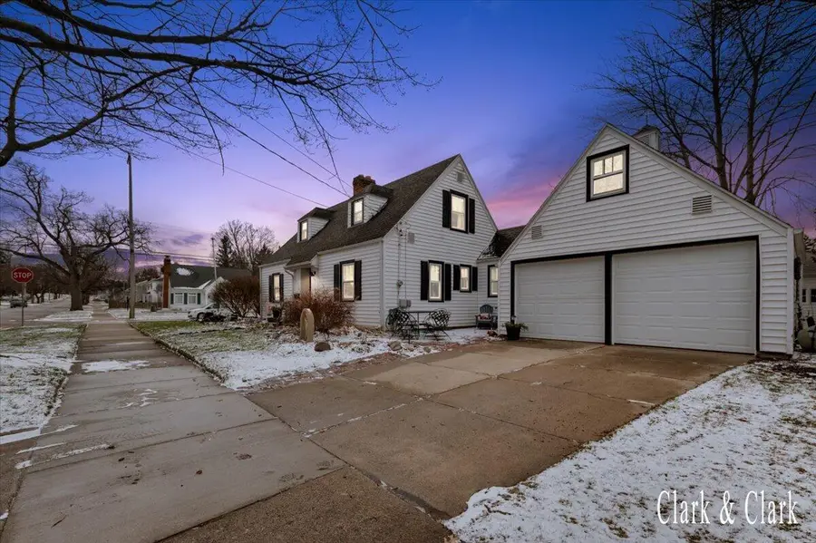 2101 Houseman Avenue Ne, Grand Rapids, MI 49505 - #2