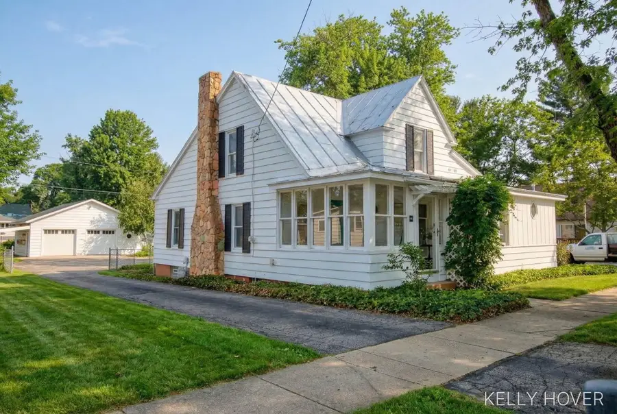 609 W Maple Street, Wayland, MI 49348 - #2