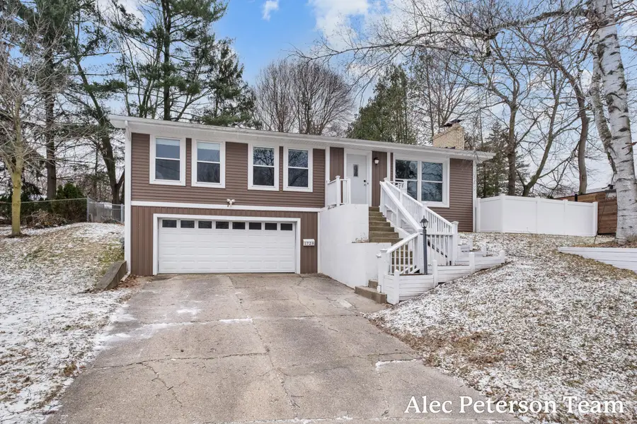 1728 Lenora Terrace Nw, Grand Rapids, MI 49504 - #2