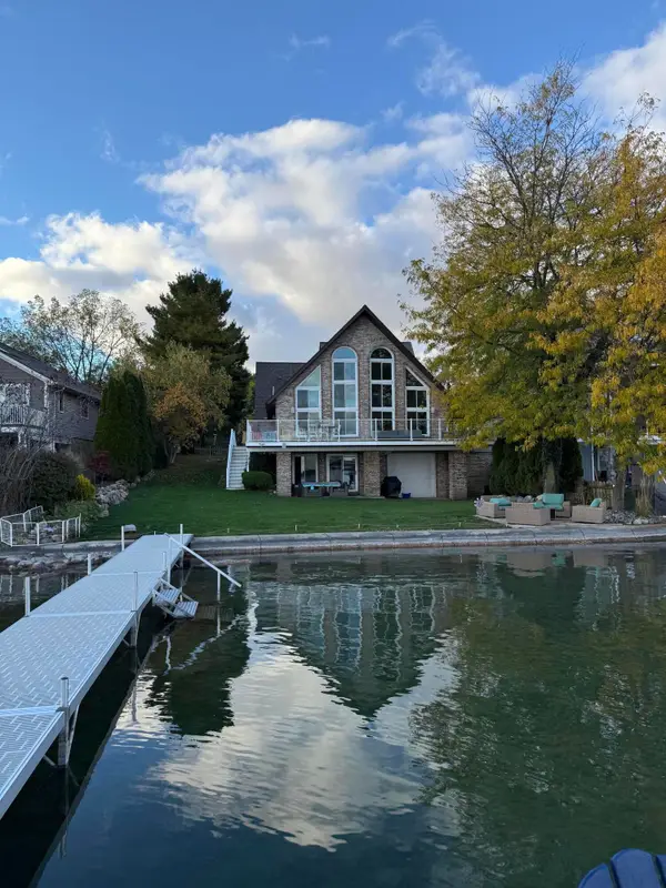 2628 E Shore Drive, Portage, MI 49002