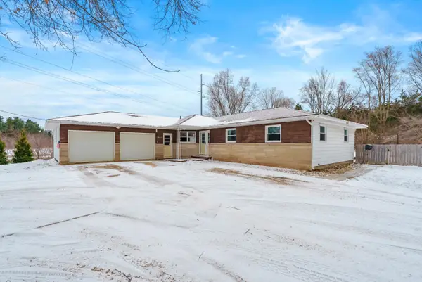 59445 S Lagrave Street, Paw Paw, MI 49079