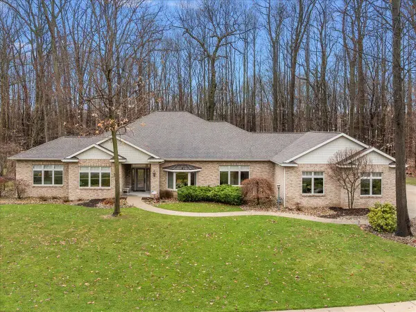 2666 Heritage Way, Stevensville, MI 49127