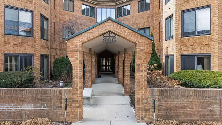 2115 Nature Cove Court #210, Ann Arbor, MI 48104 - #3