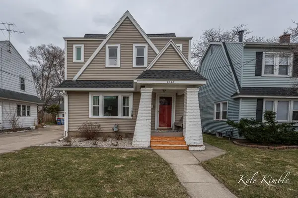 2048 College Avenue Se, Grand Rapids, MI 49507