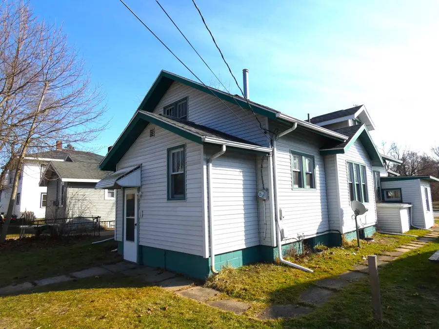 627 E Main Street, Benton Harbor, MI 49022 - #3