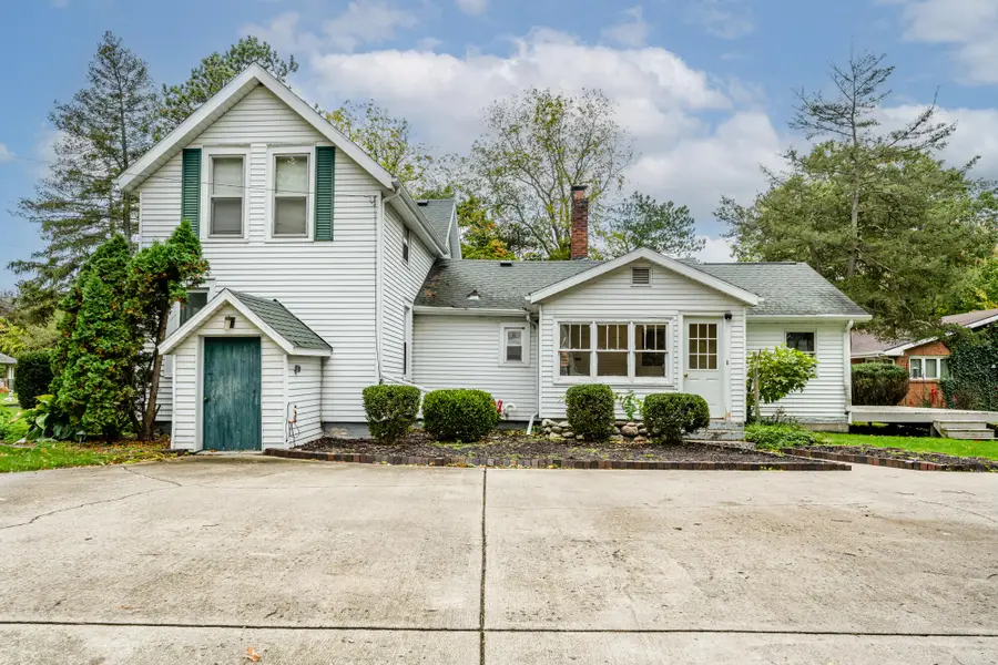 2481 W John Beers Road, Stevensville, MI 49127 - #2