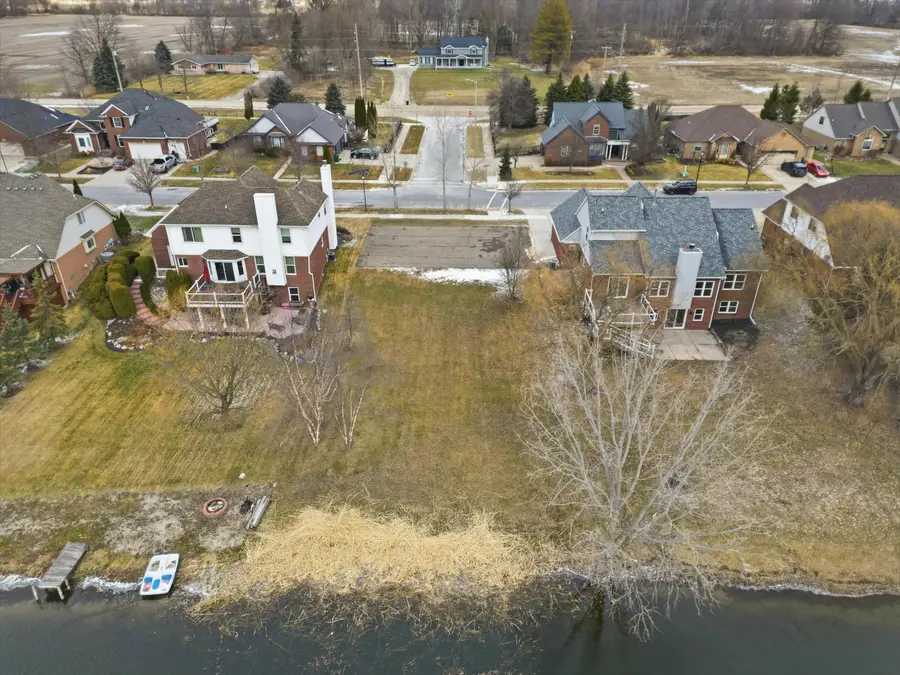36566 N Pointe Drive, New Baltimore, MI 48047 - #2