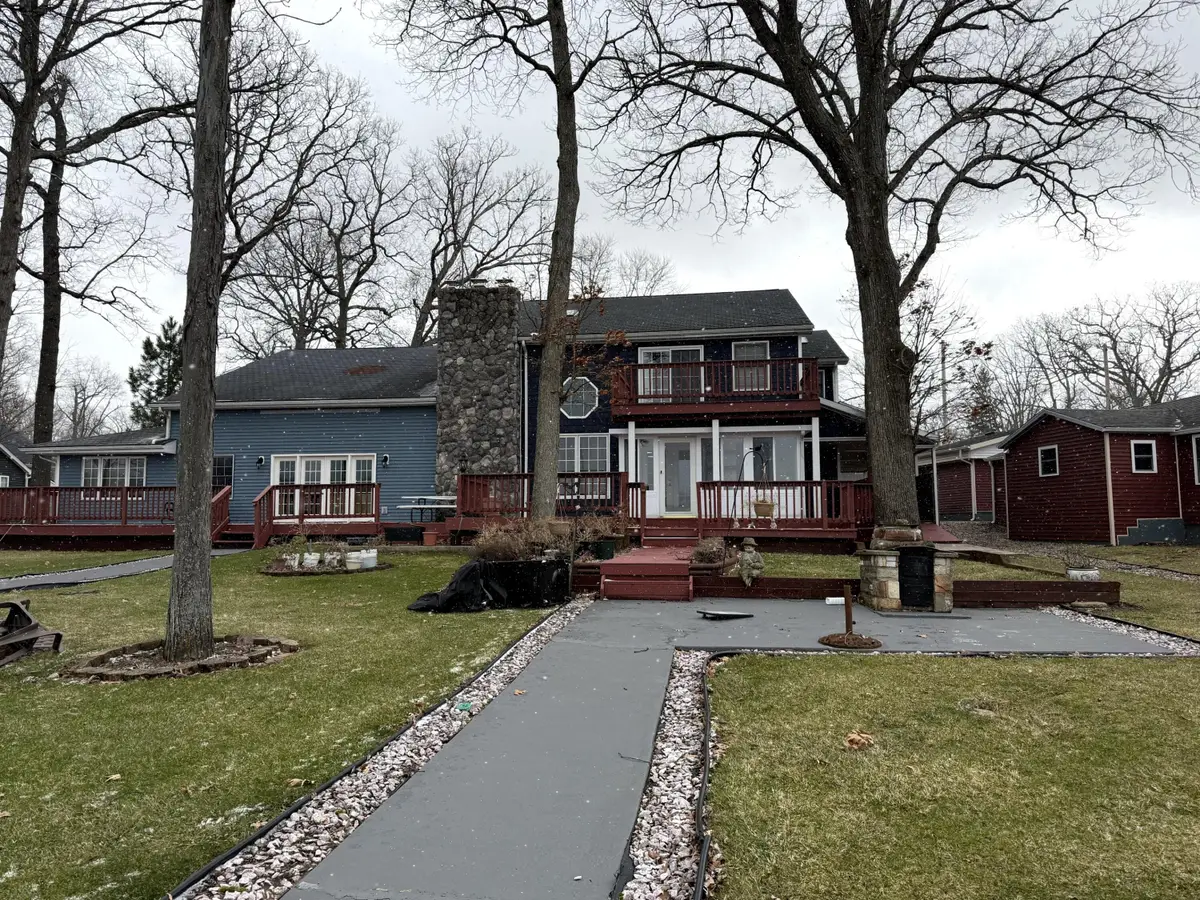 2454 Oakwood Drive, Hillsdale, MI 49242 - #1