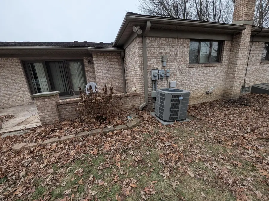 11235 Common Road, Warren, MI 48093 - #2