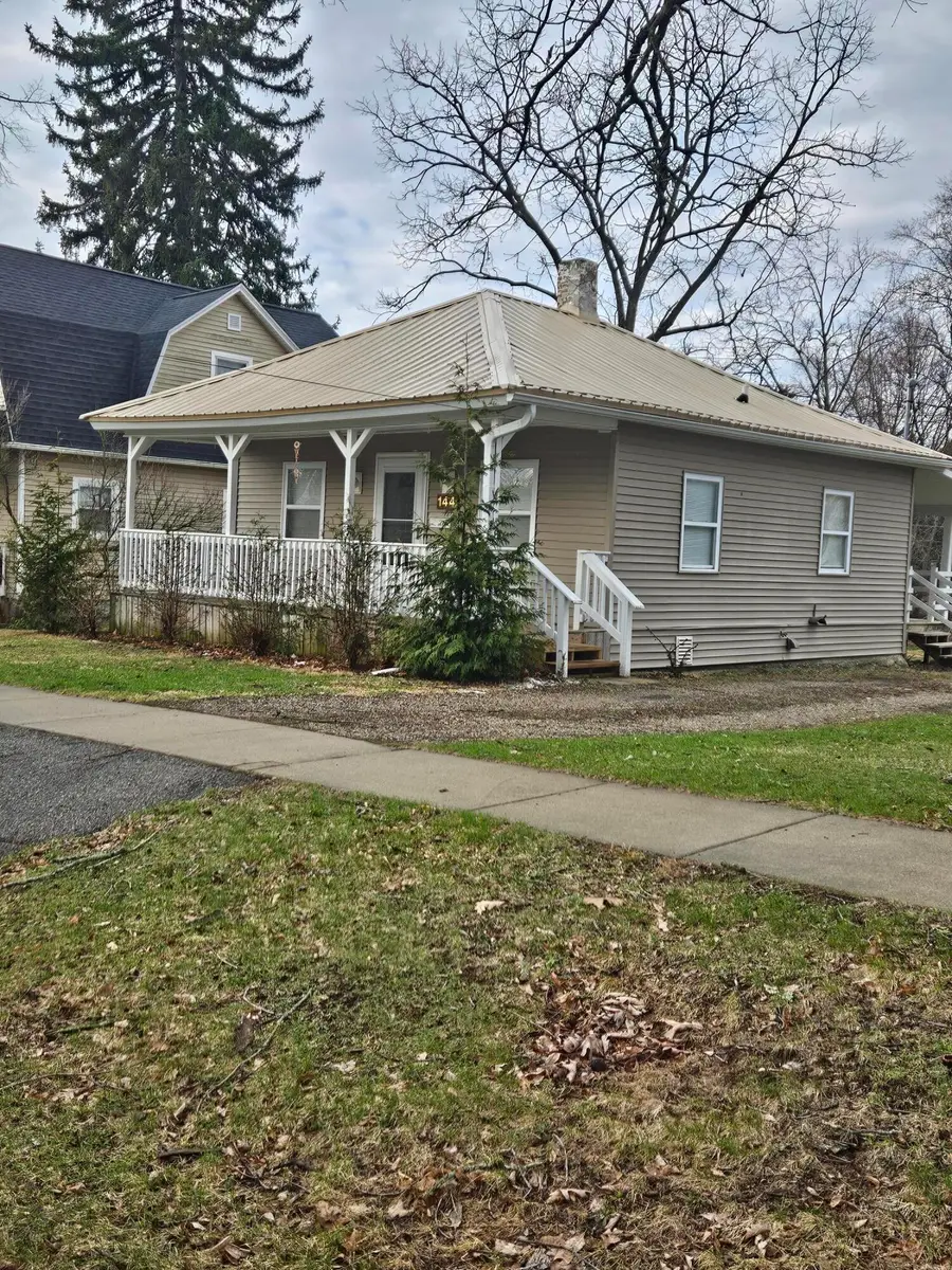 144 S Manning Street, Hillsdale, MI 49242 - #2