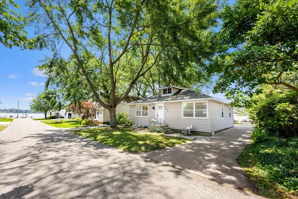 17545 Reenders Street, Spring Lake, MI 49456