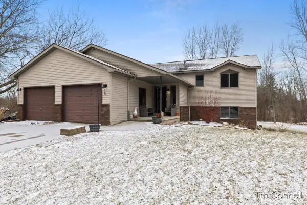 270 14 Mile Road Nw, Sparta, MI 49345