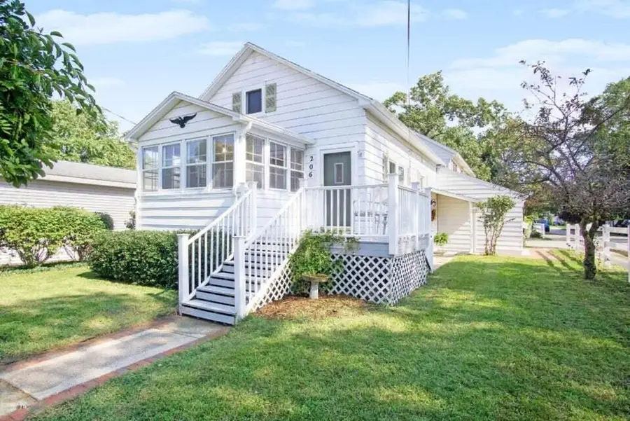 206 N Lake Avenue #A & B, Spring Lake, MI 49456 - #2