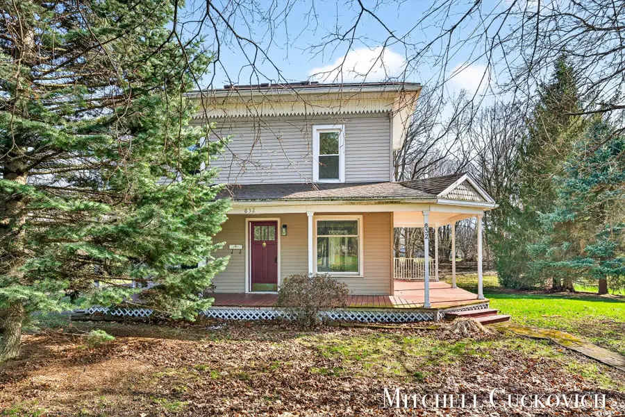 832 E Michigan Avenue, Marshall, MI 49068 - #3
