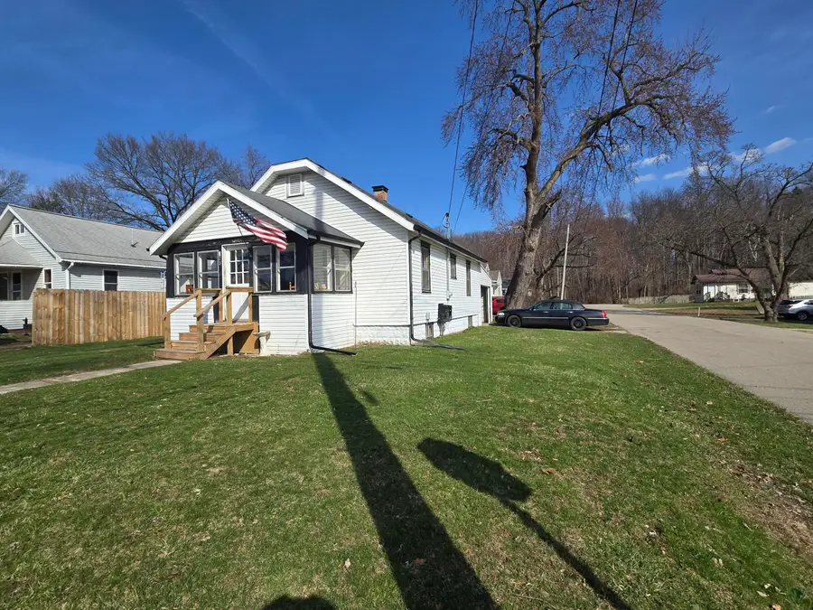 323 S Maurice Avenue, Jackson, MI 49203 - #2