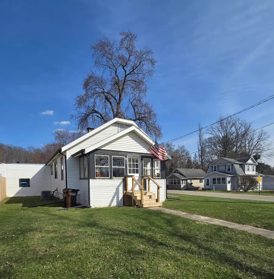 323 S Maurice Avenue, Jackson, MI 49203 - #3