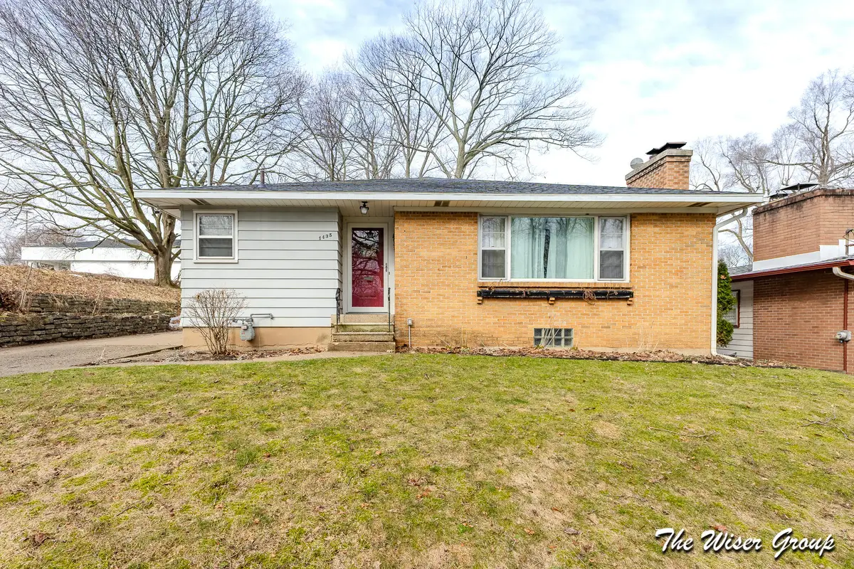 1435 Diamond Avenue Ne, Grand Rapids, MI 49505 - #1
