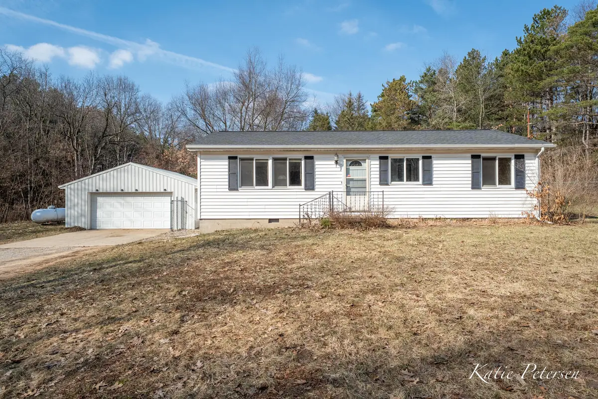 3501 15 Mile Road Ne, Cedar Springs, MI 49319 - #1