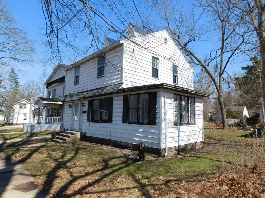 211 N 8th Street, Niles, MI 49120 - #3