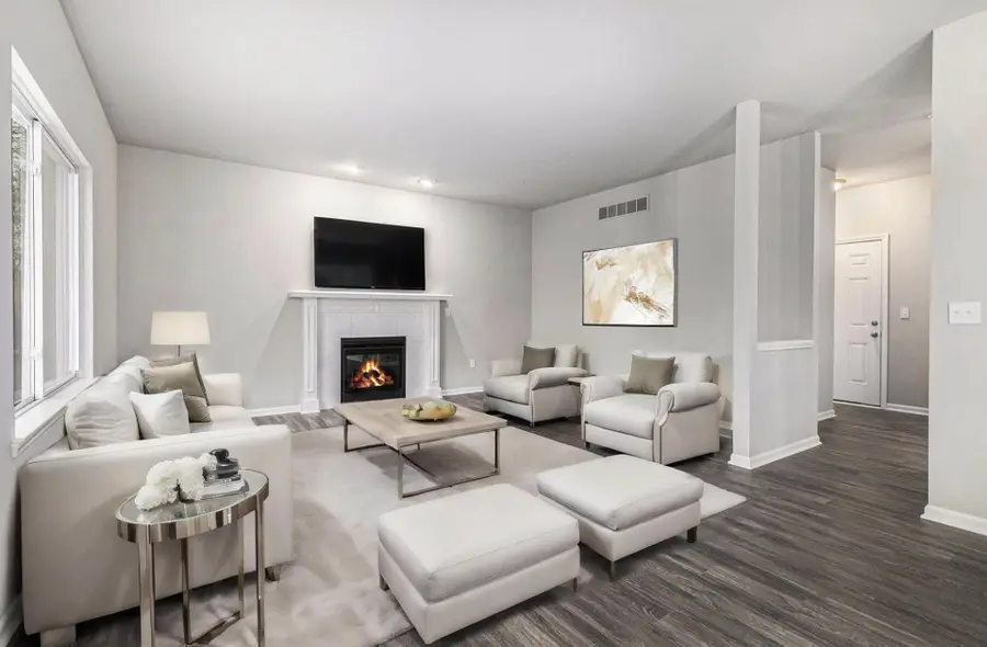 43640 S Timberview Drive, Belleville, MI 48111 - #2