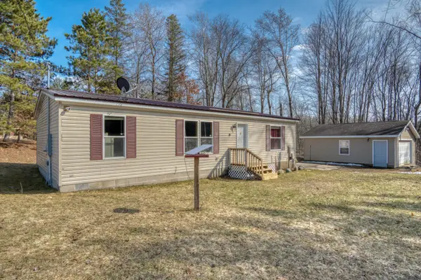 17751 Kent Avenue, Morley, MI 49336