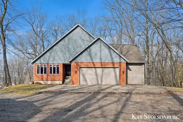 10714 Stoneridge Drive, Shelbyville, MI 49344