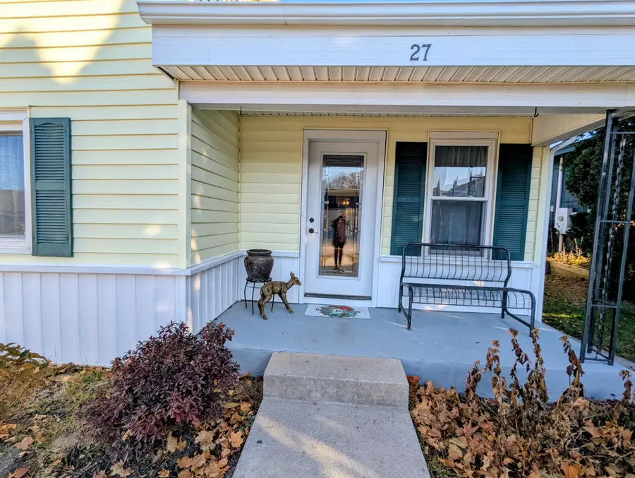 27 W Wood Street, Newaygo, MI 49337 - #3