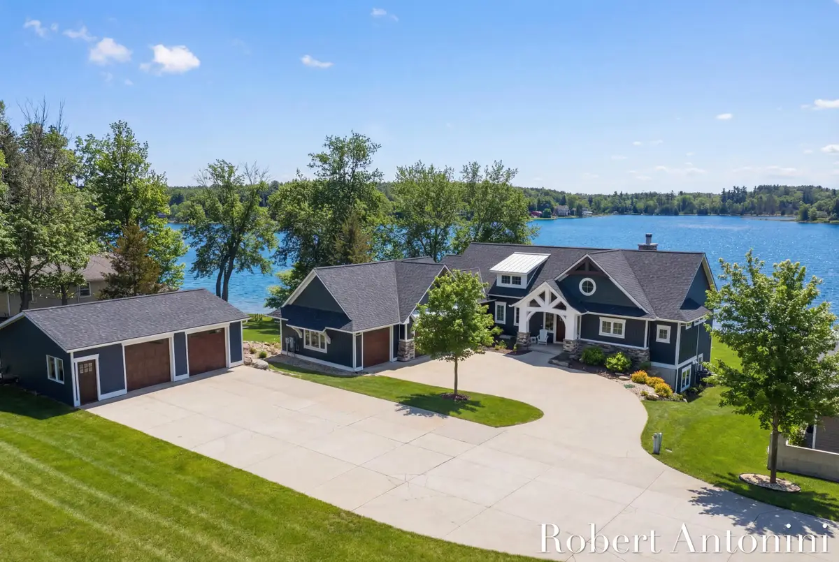 162 Lakeview Drive, Wayland, MI 49348 - #1