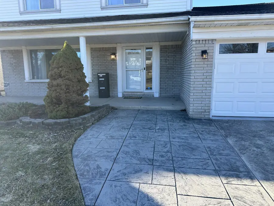 26429 Wilson Drive, Dearborn Heights, MI 48127 - #3